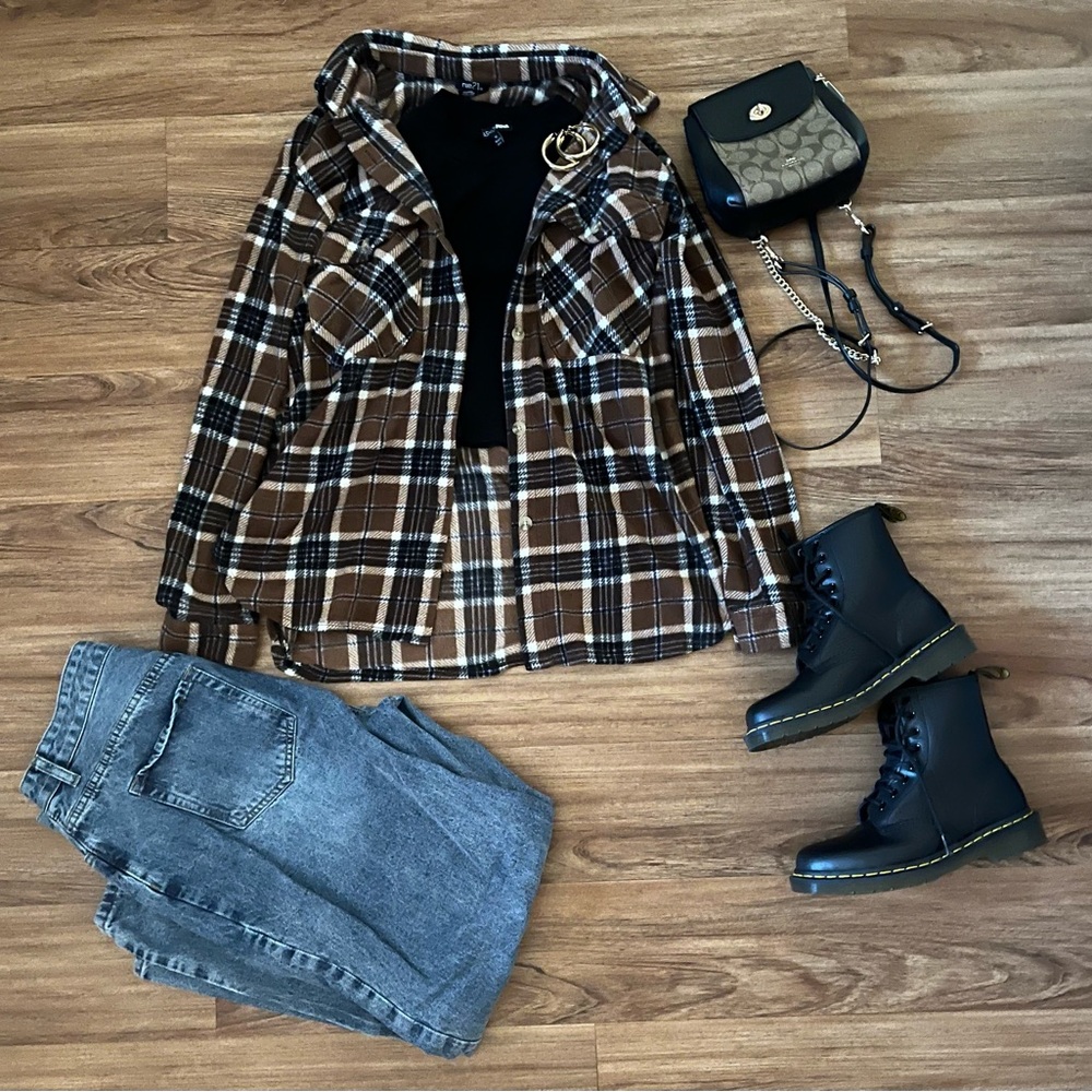 Rue 21 brown plaid long sleeve shirt